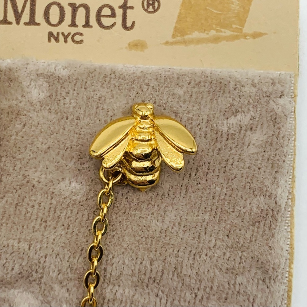 Vintage Signed Monet Gold Tone Bee with Hive Double Brooch Sweater Guard - Picture 2 of 9